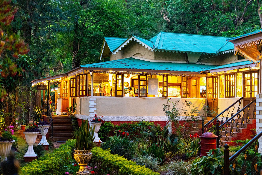 I found a quieter side of Mahabaleshwar away from the viewpoints
